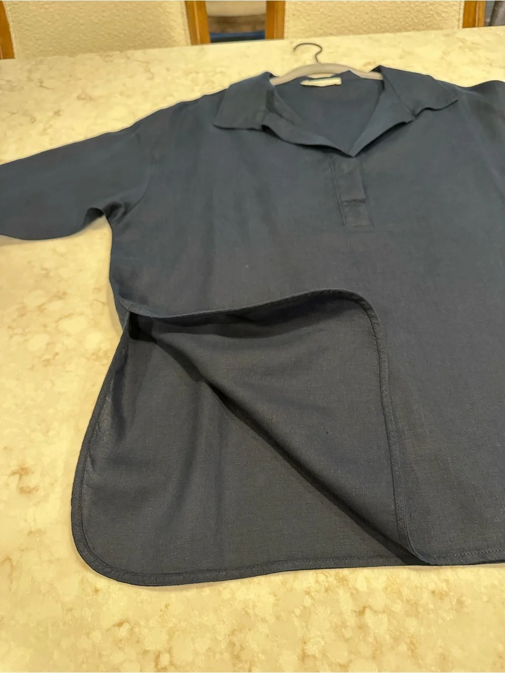 Everlane navy linen top - Picture 8 of 10